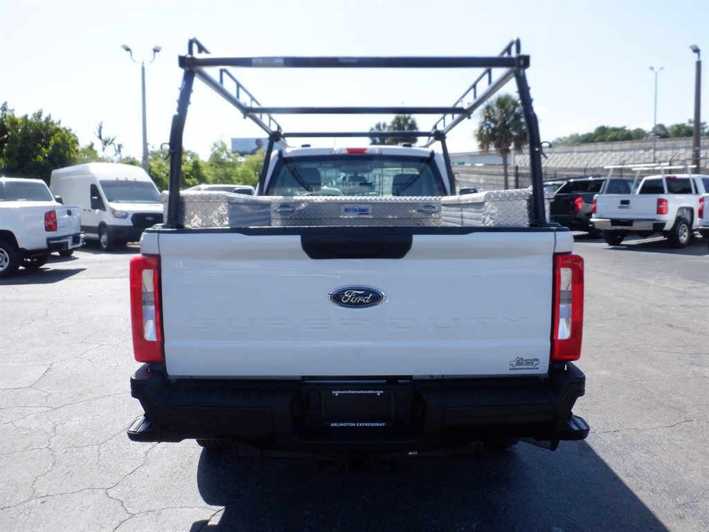 2024 Ford F250sd Long BED With Rack photo