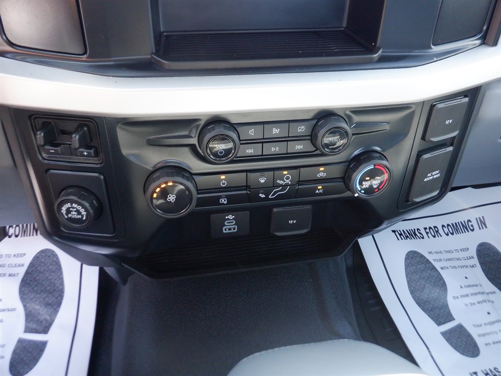 2024 Ford F250sd Long BED With Rack photo
