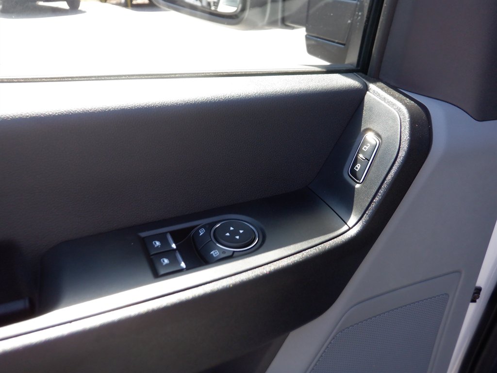 2024 Ford F250sd Long BED With Rack photo