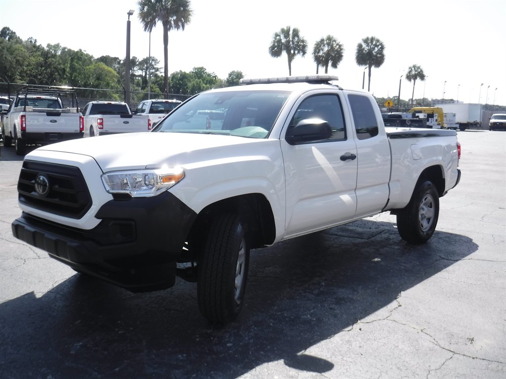 2023 Toyota Tacoma SR photo