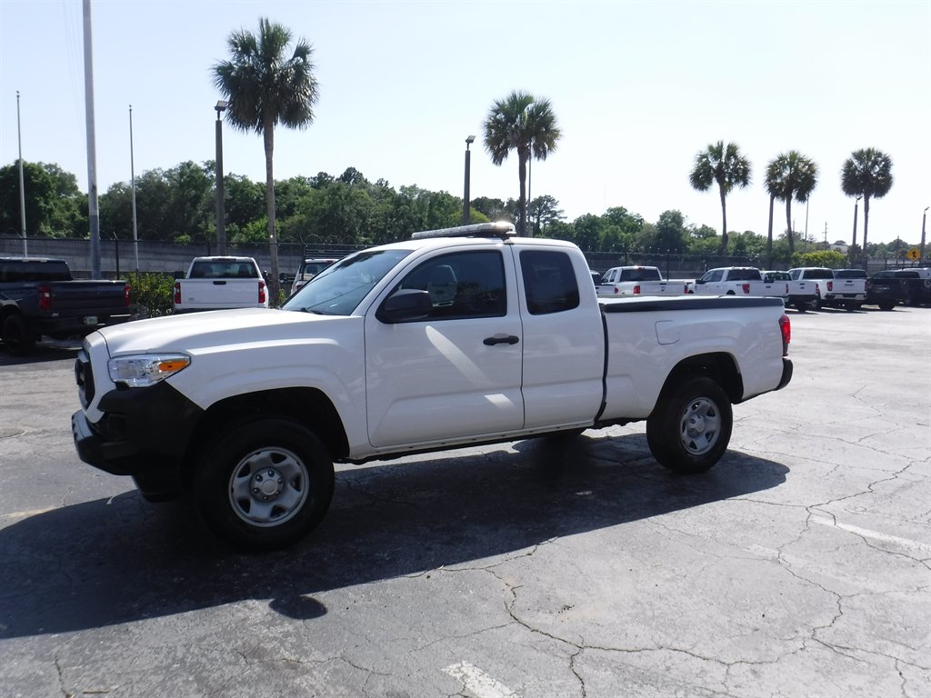 2023 Toyota Tacoma SR photo
