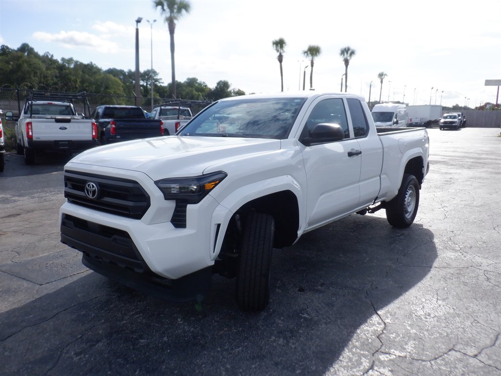 2024 Toyota Tacoma SR photo 18