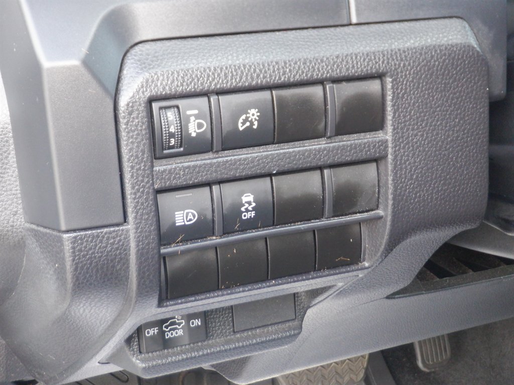2024 Toyota Tacoma SR photo 10