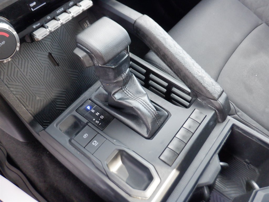 2024 Toyota Tacoma SR photo 12
