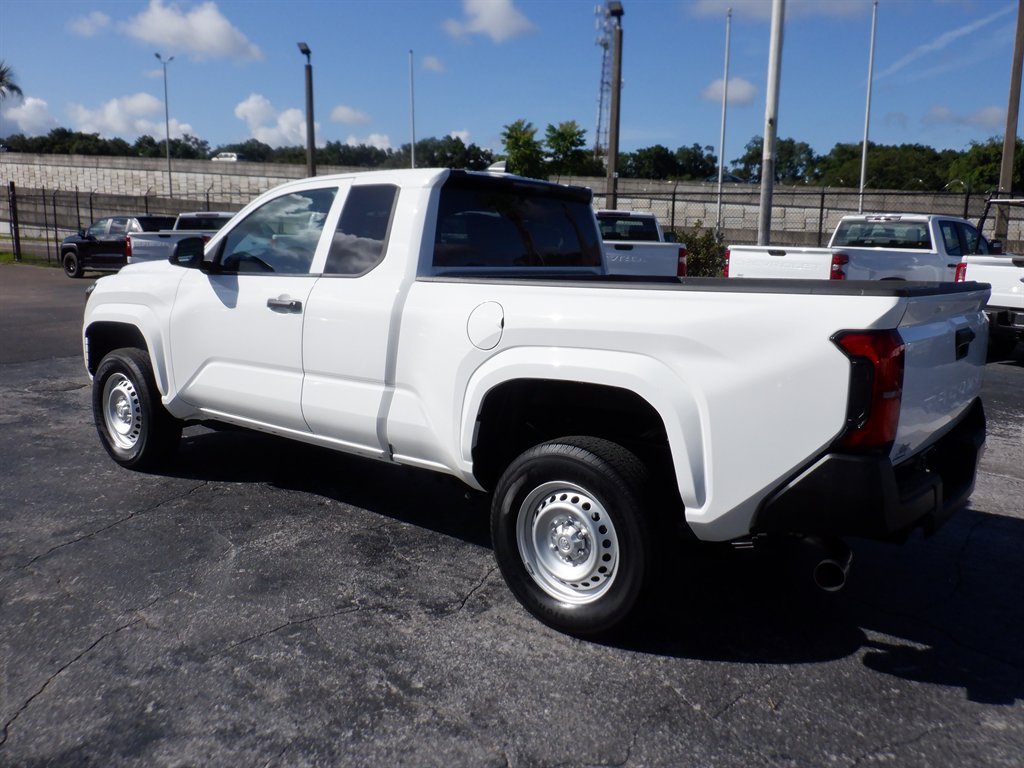 2024 Toyota Tacoma SR photo 3