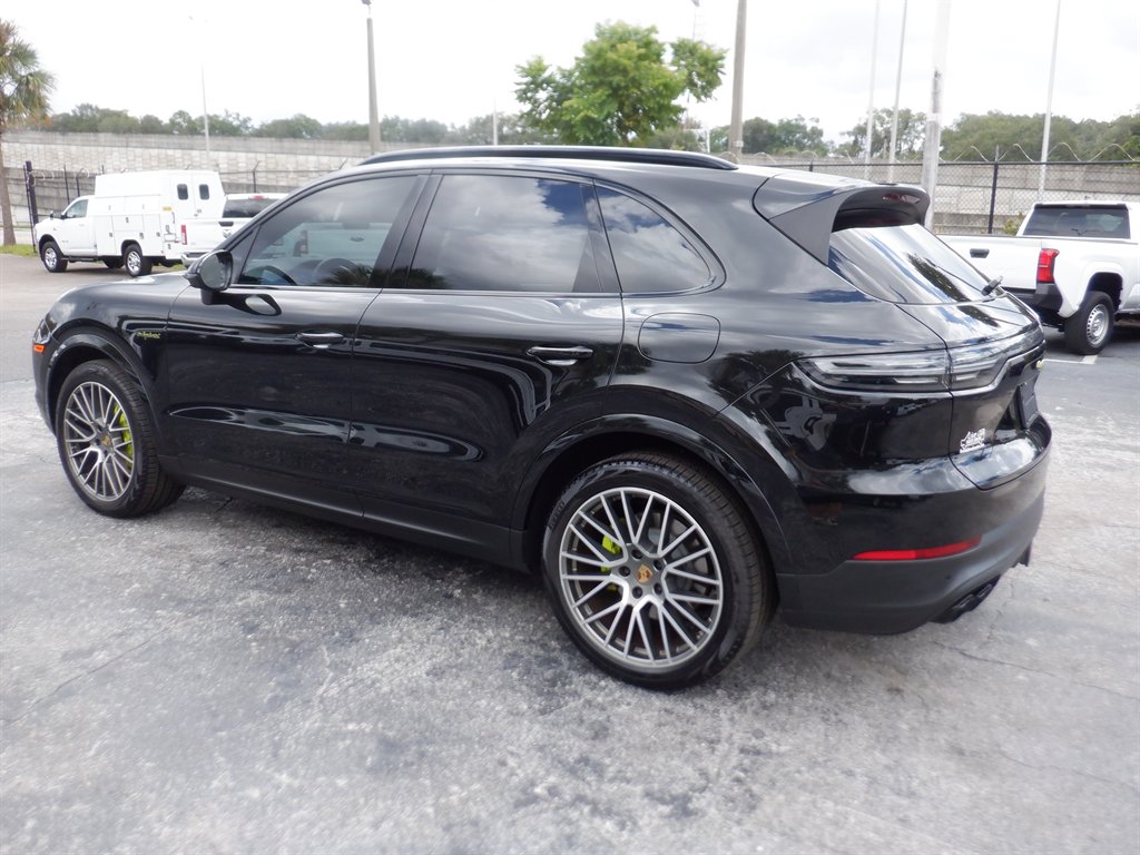 2023 Porsche Cayenne - $55,995