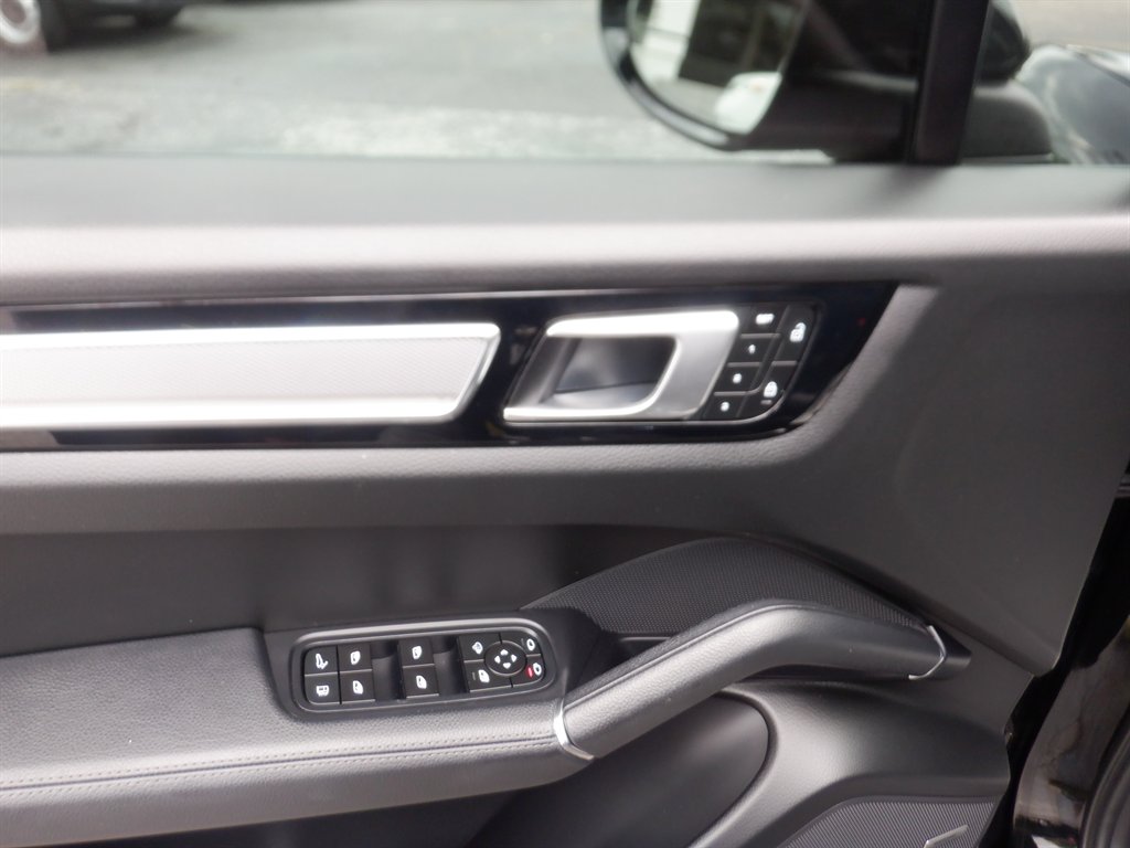 2023 Porsche Cayenne - $55,995