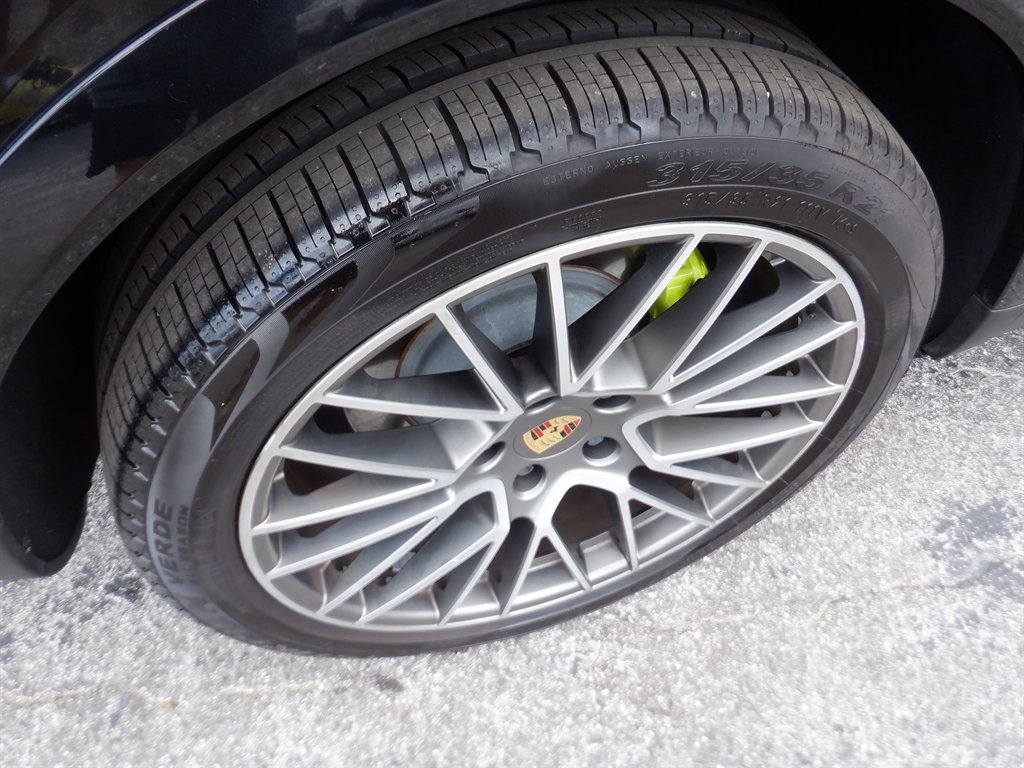 2023 Porsche Cayenne - $55,995