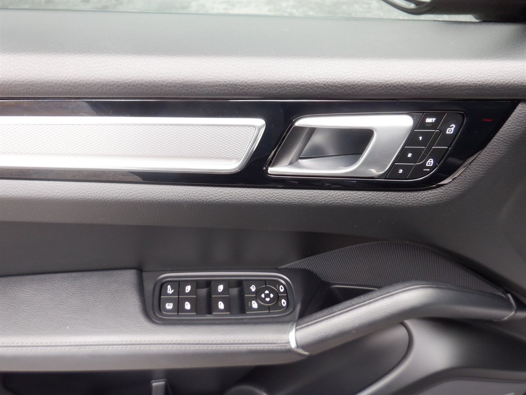 2023 Porsche Cayenne - $55,995