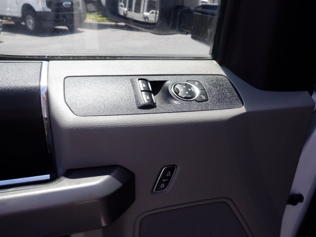2020 Ford F-350 - $28,995