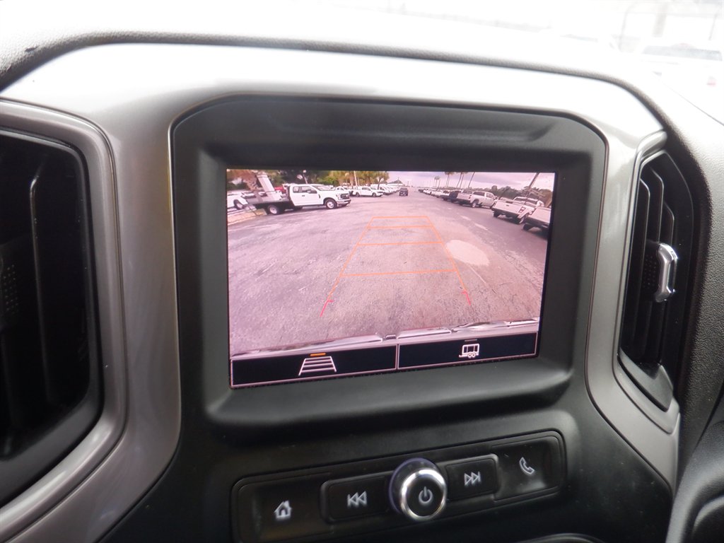 2023 GMC Sierra - $32,995