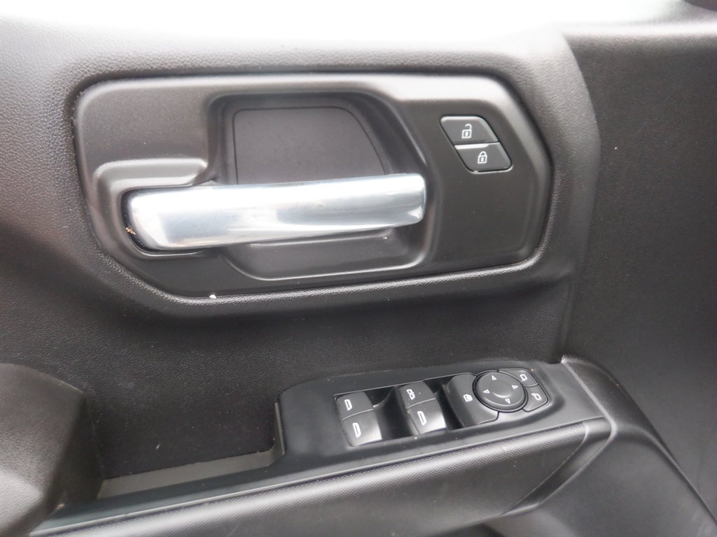 2023 GMC Sierra - $32,995