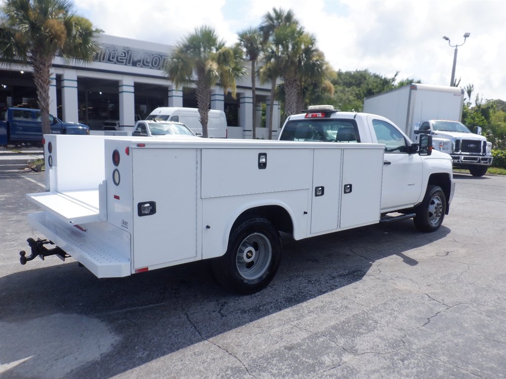 2018 Chevrolet Silverado - $32,995