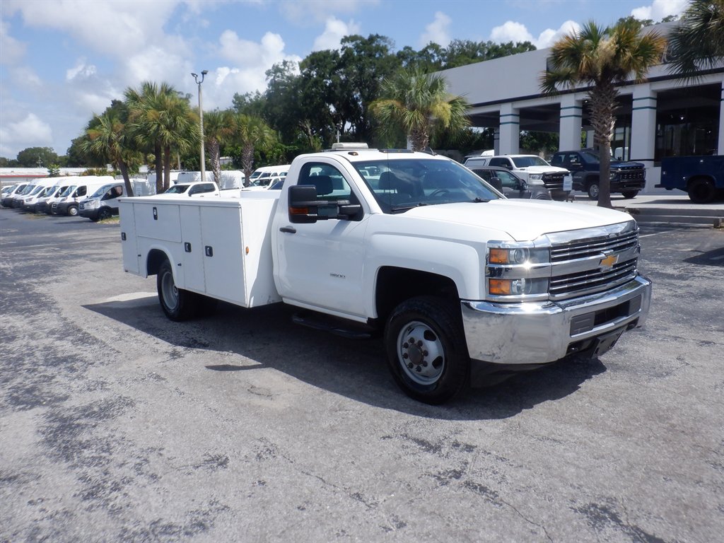 2018 Chevrolet Silverado - $32,995