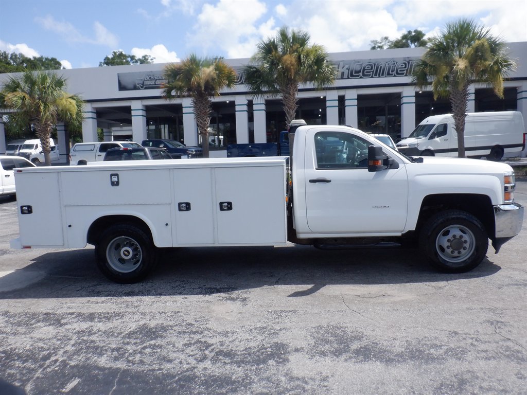 2018 Chevrolet Silverado - $32,995