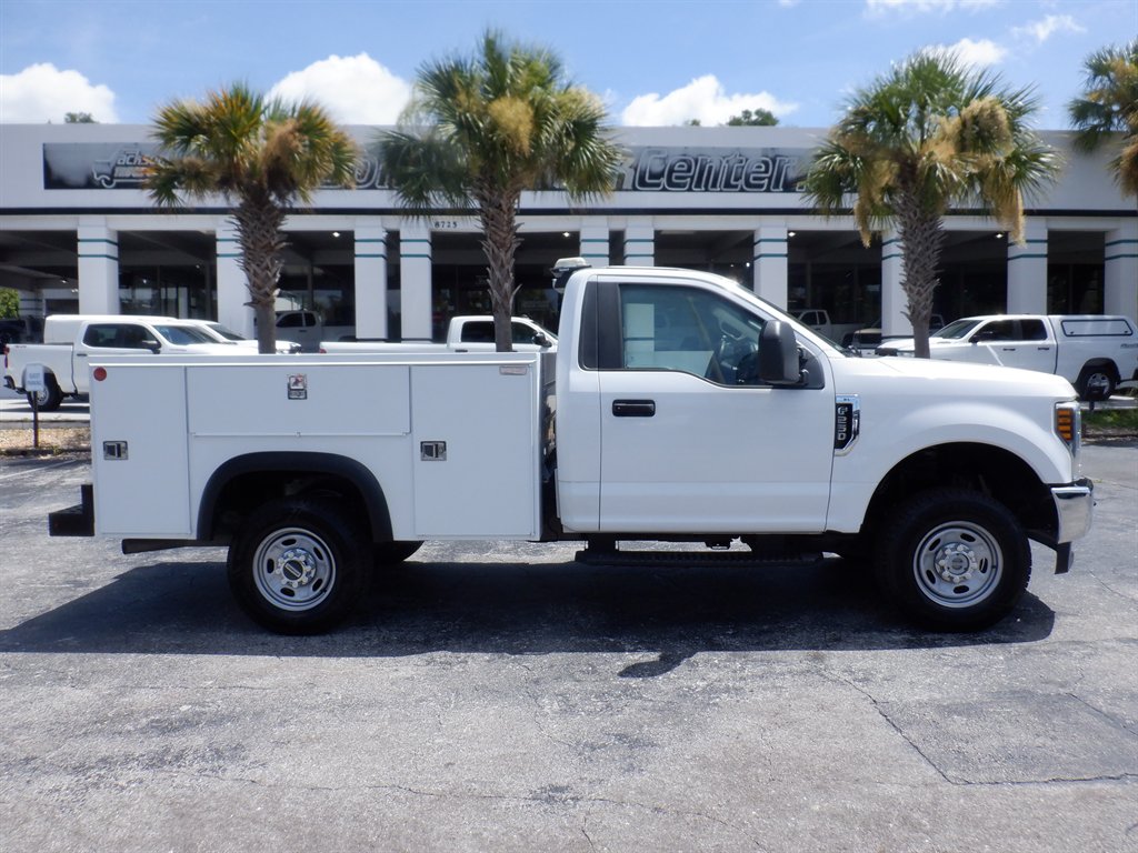Oxford White 2018 Ford F-250 Super Duty Pickup Truck Automatic
