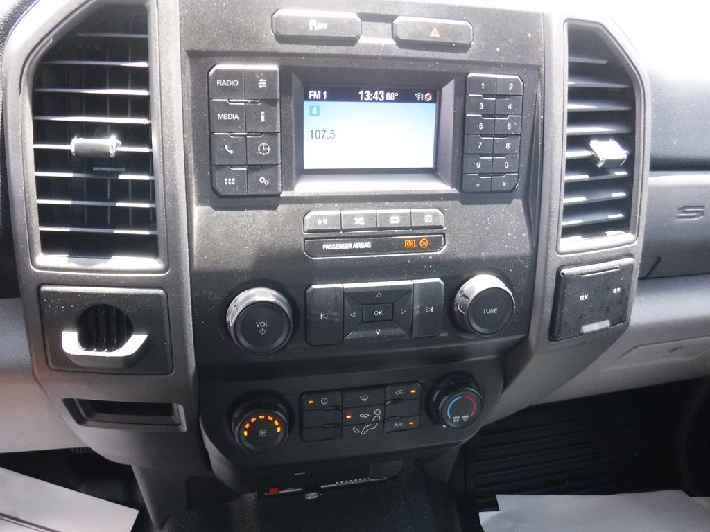 2021 Ford F-250 - $31,995