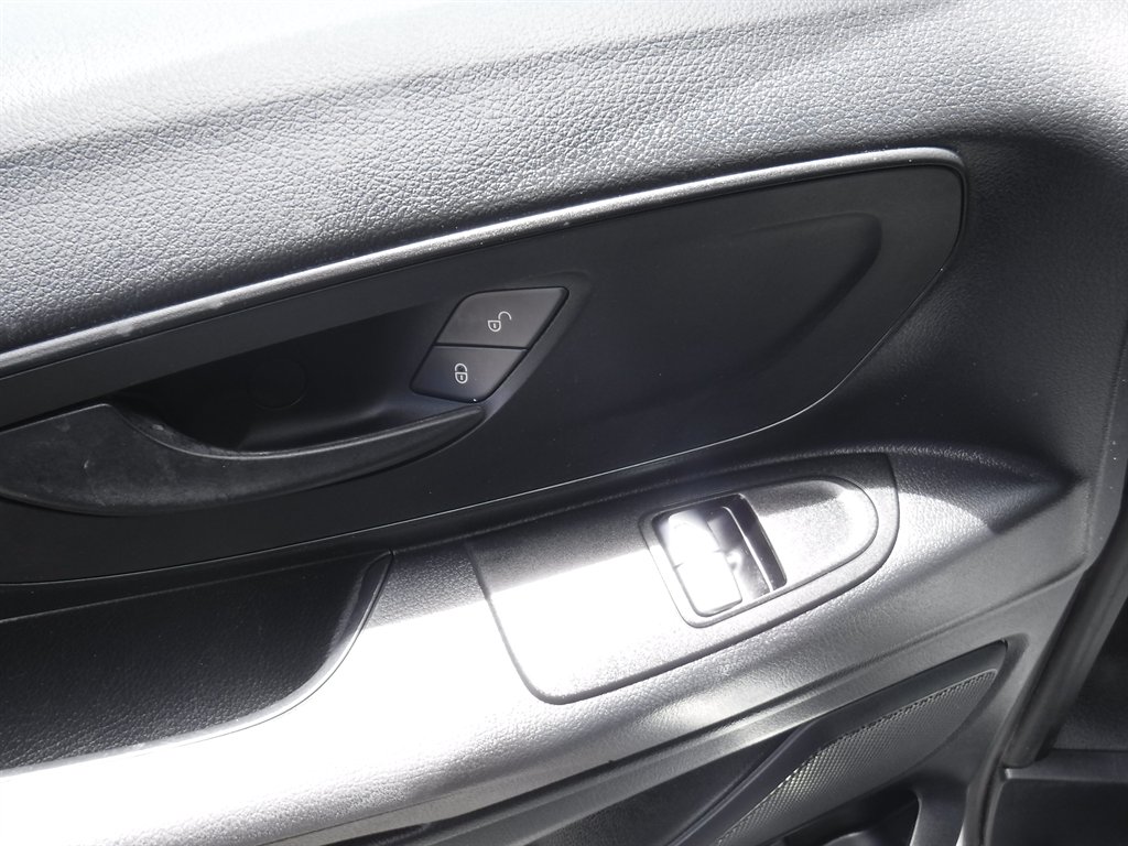 2023 Mercedes-Benz Metris - $28,995