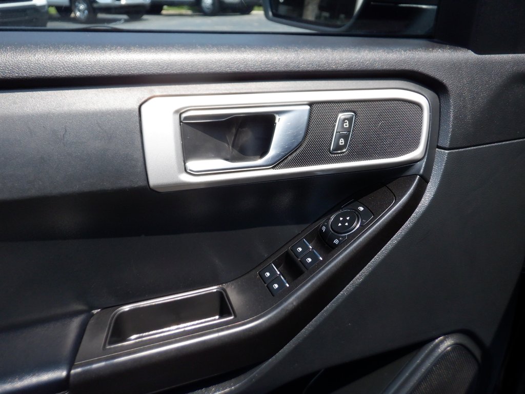2022 Ford Explorer - $18,995