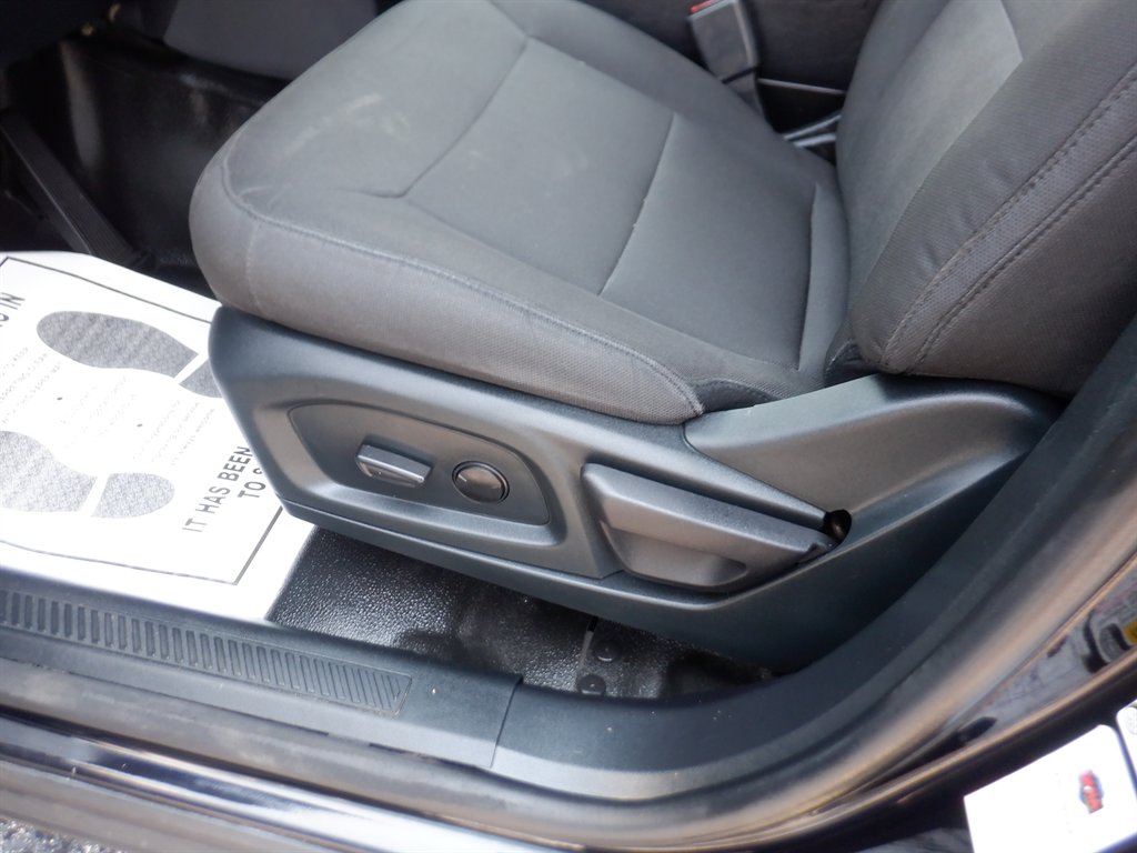 2022 Ford Explorer - $18,995