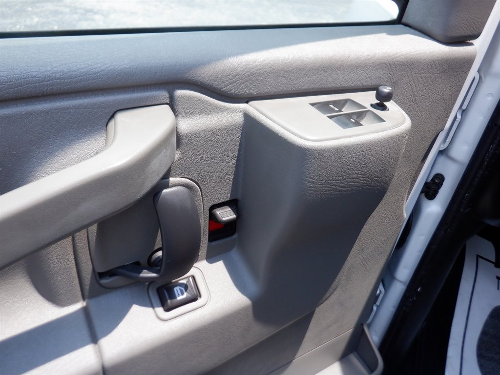2020 Chevrolet Express - $22,995