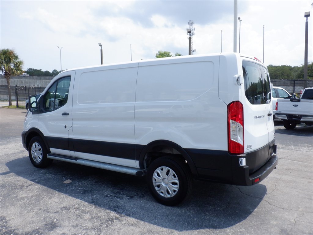 2025 Ford T250 Vans - $35,995