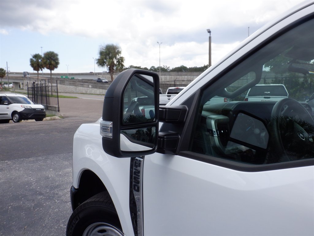 2024 Ford F-250 - $42,995