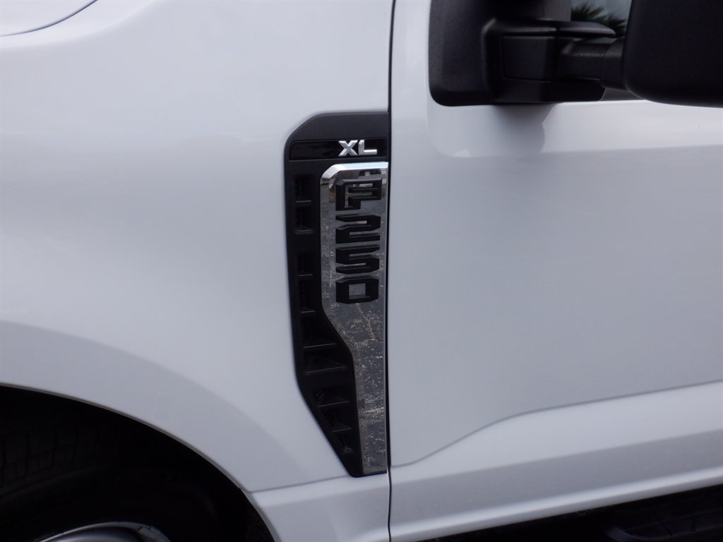 2024 Ford F-250 - $42,995
