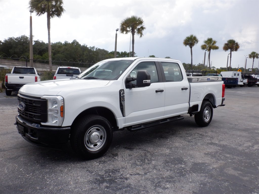 2024 Ford F-250 - $42,995