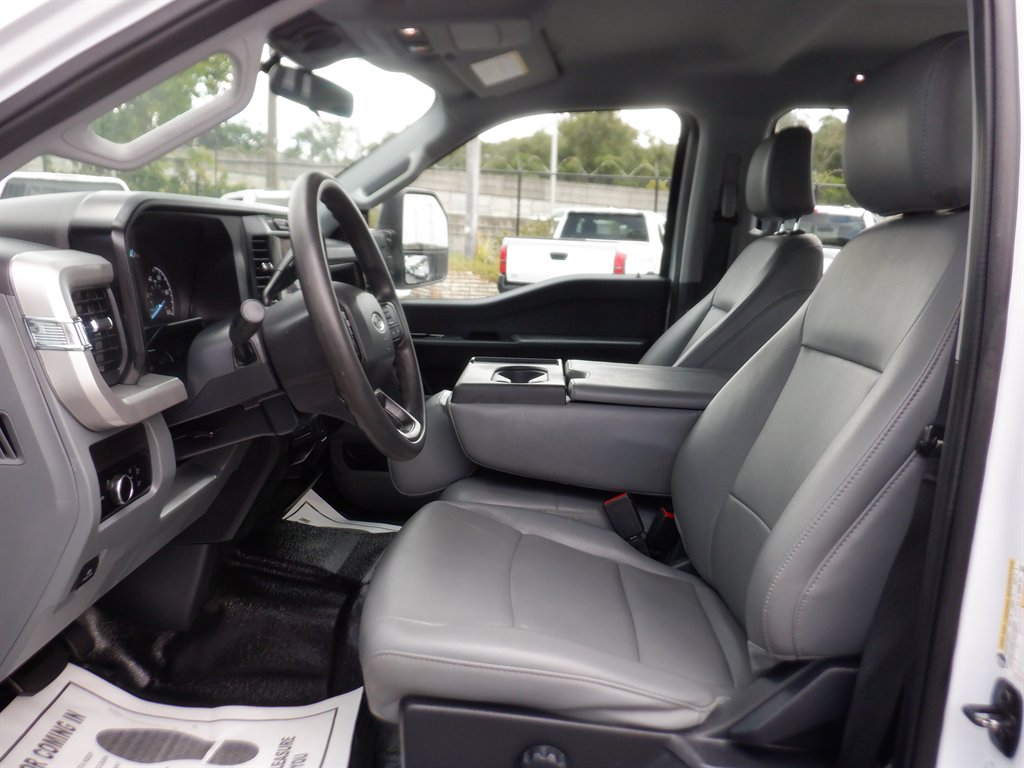 2024 Ford F-250 - $42,995