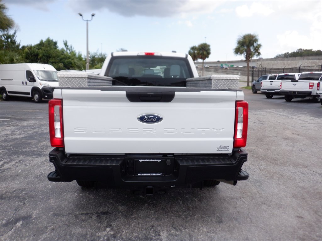 2024 Ford F-250 - $42,995