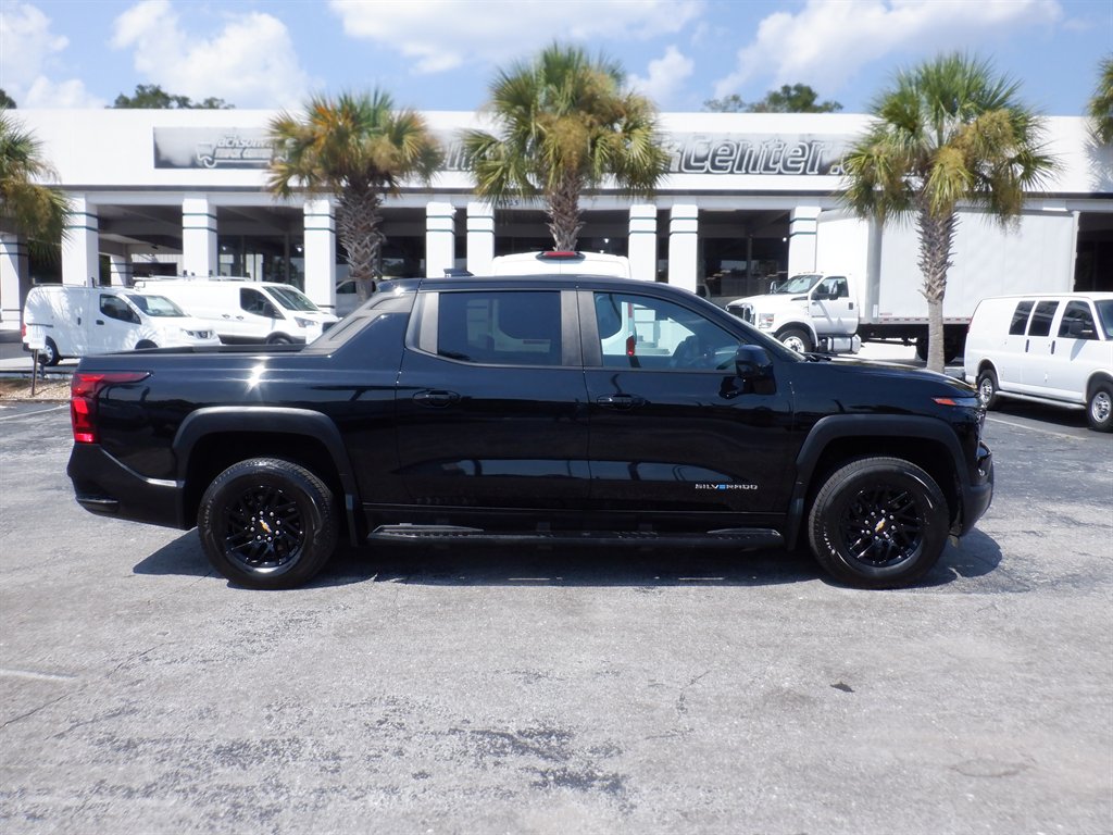 2024 Chevrolet Silverado - $44,995