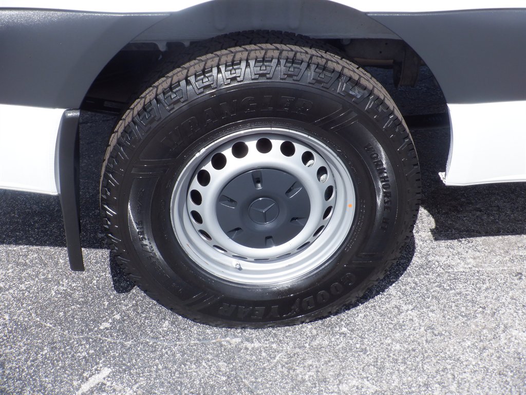 2025 Mercedes-Benz Sprinter - $38,995