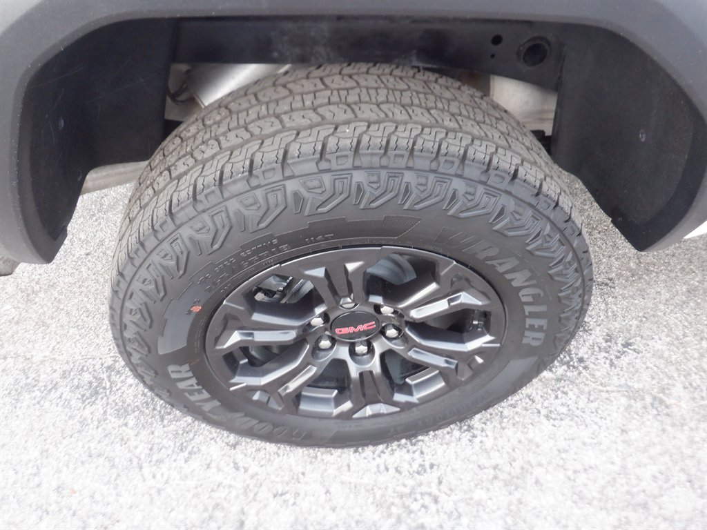 2025 GMC Canyon - $37,995