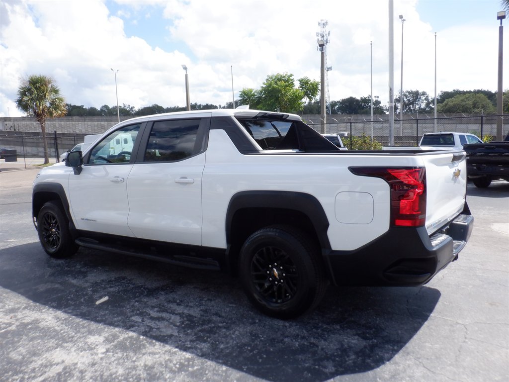 2024 Chevrolet Silverado - $42,995