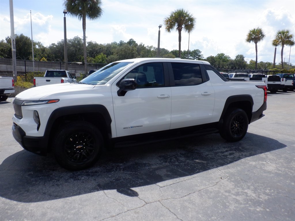 2024 Chevrolet Silverado - $42,995