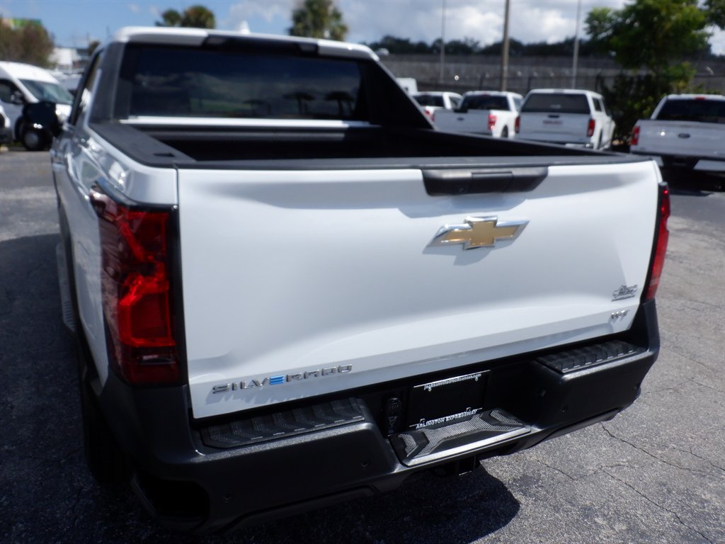 2024 Chevrolet Silverado - $42,995