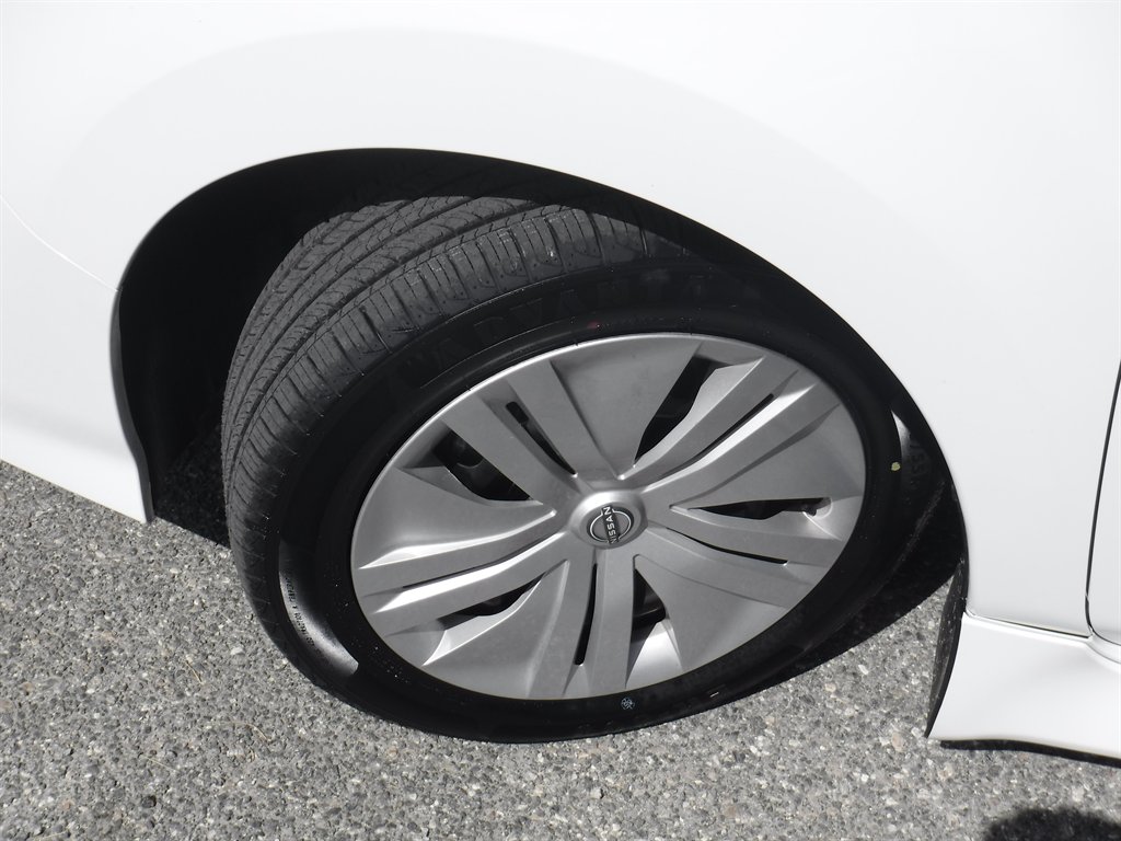2025 Nissan LEAF - $14,995