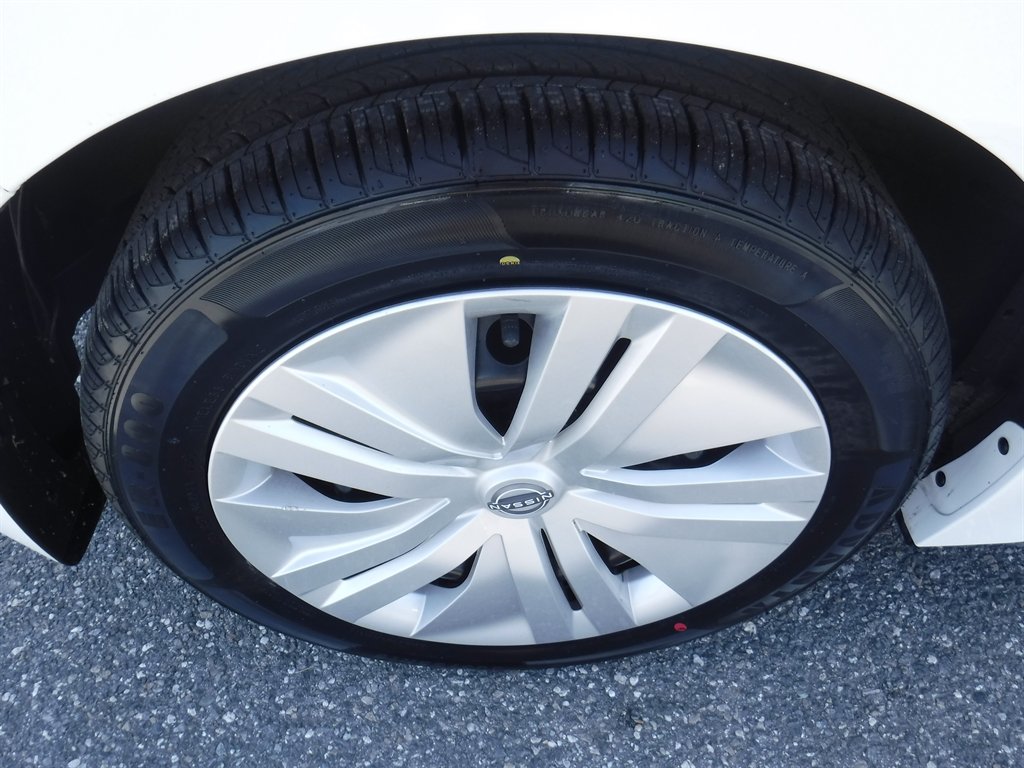 2025 Nissan LEAF - $14,995
