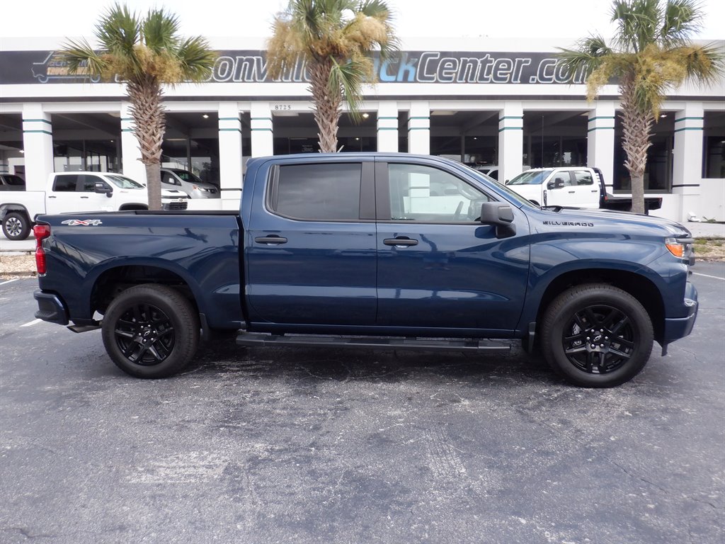 2022 Chevrolet Silverado 1500 Custom Leather photo
