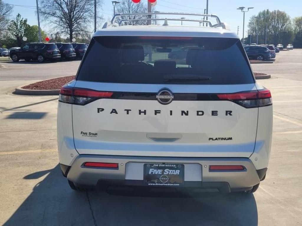 2023 Nissan Pathfinder Platinum photo