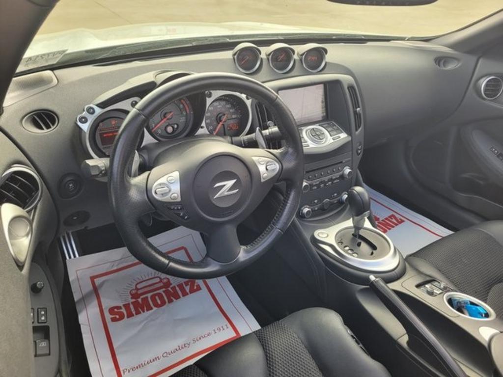 2016 Nissan 370Z Touring Sport photo