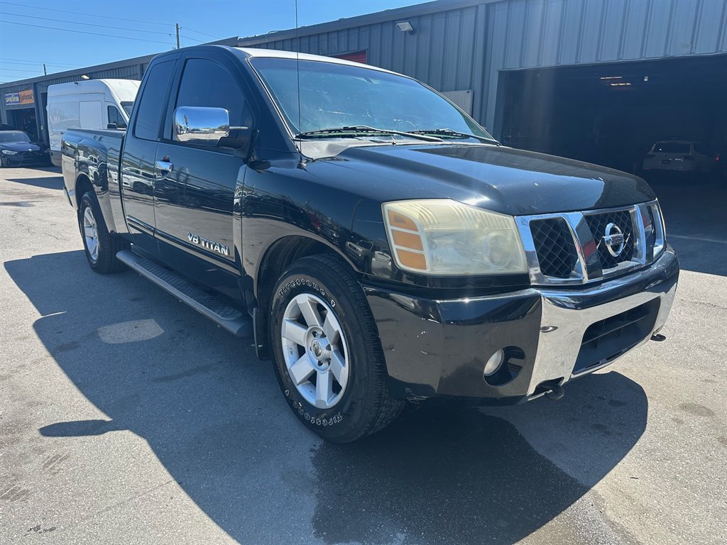2005 Nissan Titan XE photo