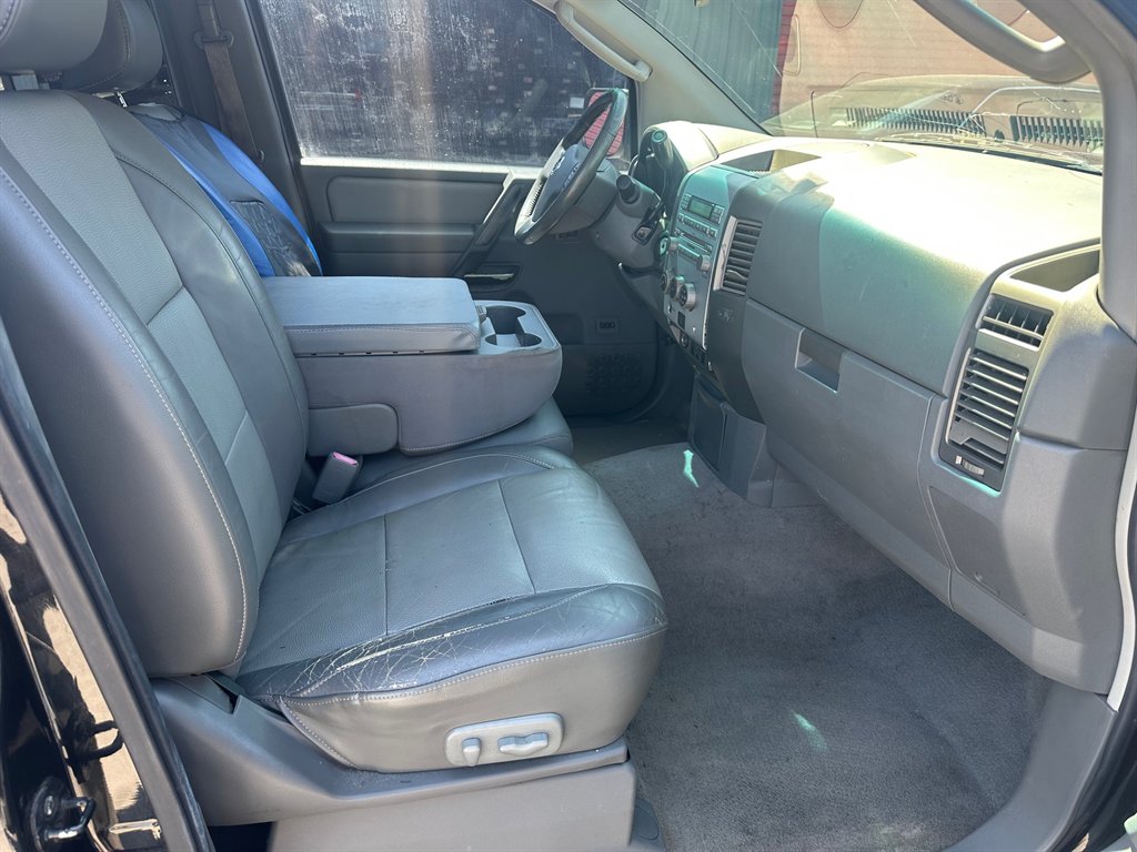 2005 Nissan Titan XE photo