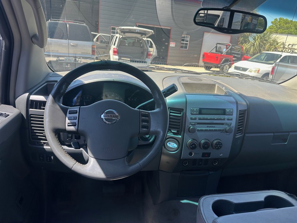 2005 Nissan Titan XE photo