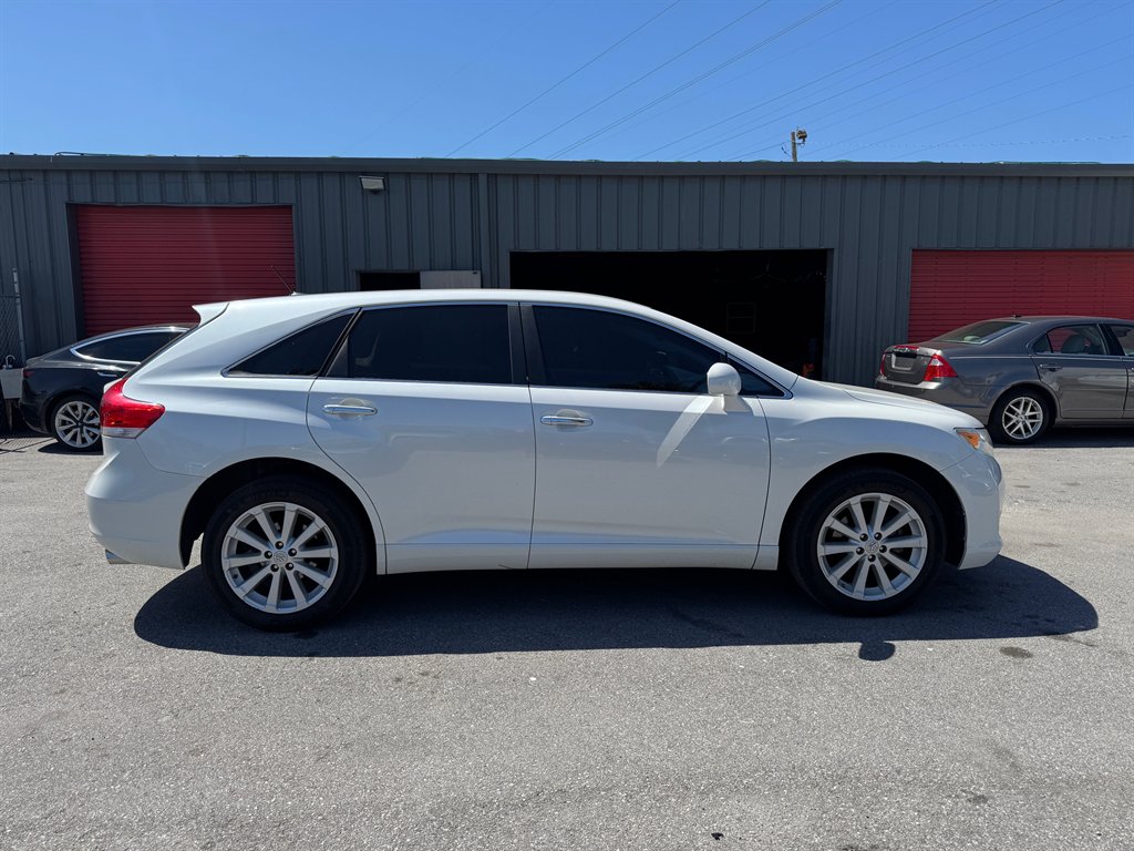 2012 Toyota Venza LE photo