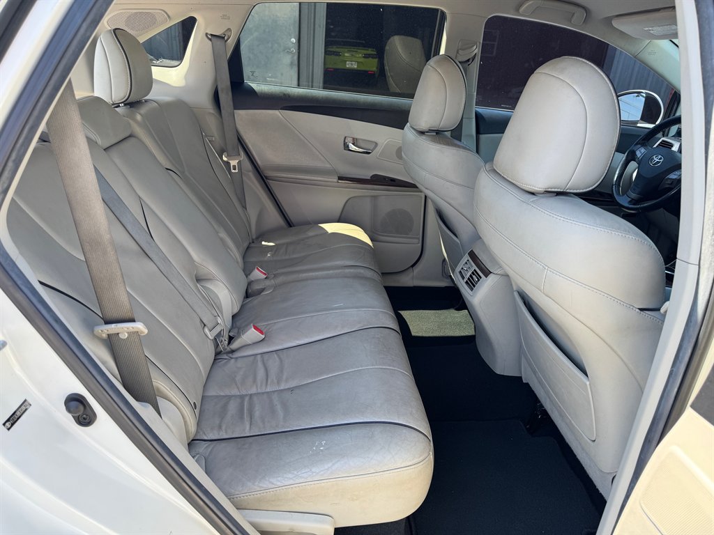 2012 Toyota Venza LE photo