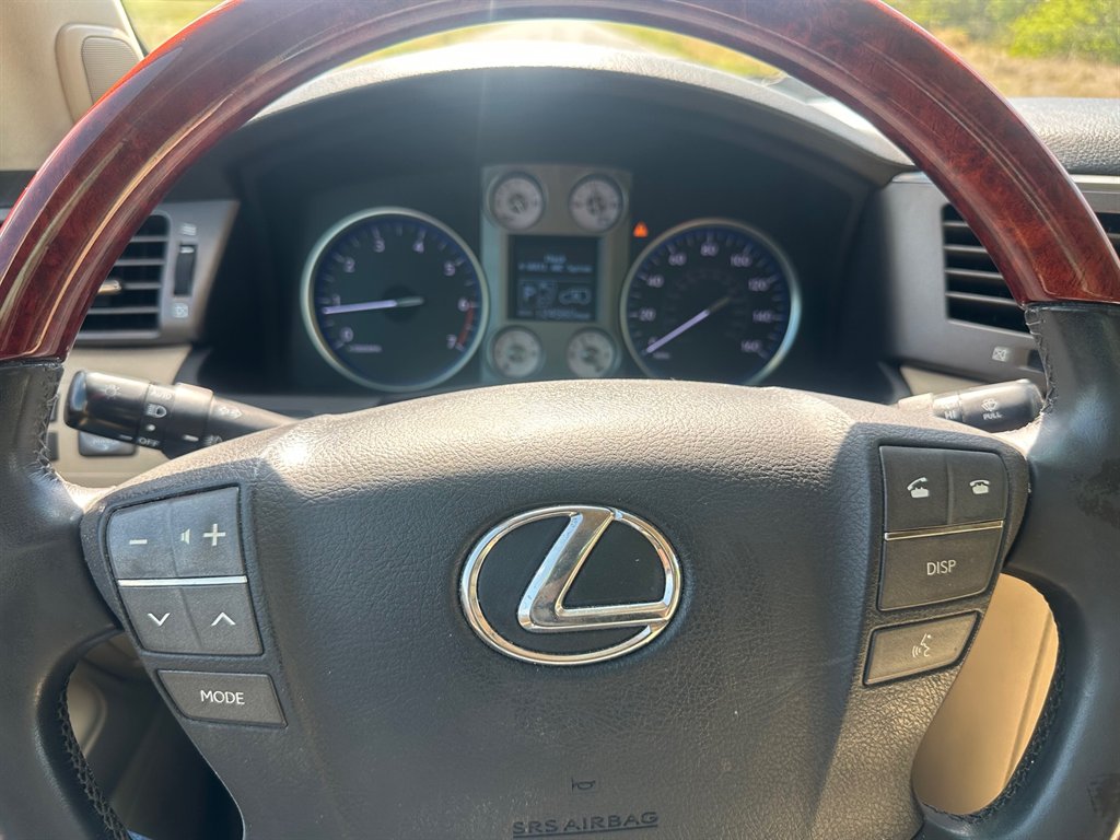 2008 Lexus LX 570 photo