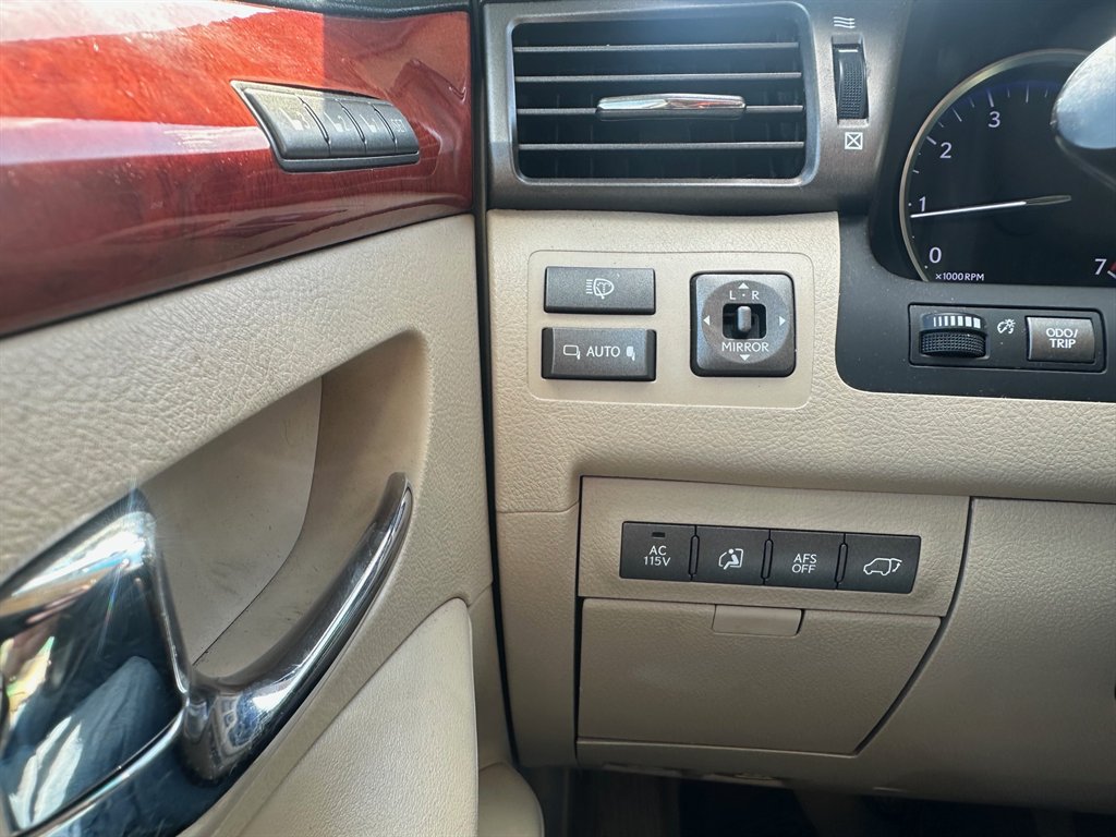 2008 Lexus LX 570 photo
