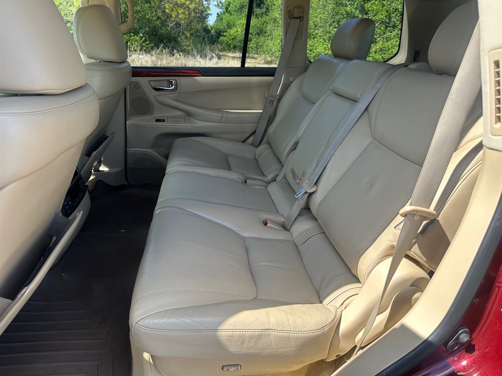 2008 Lexus LX 570 photo